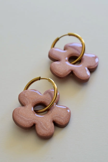 "ADA" round hoop earrings with flower charms (color of your choice)