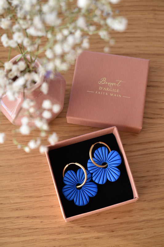 Pampilles fleurs texturées bleu cobalt nacré