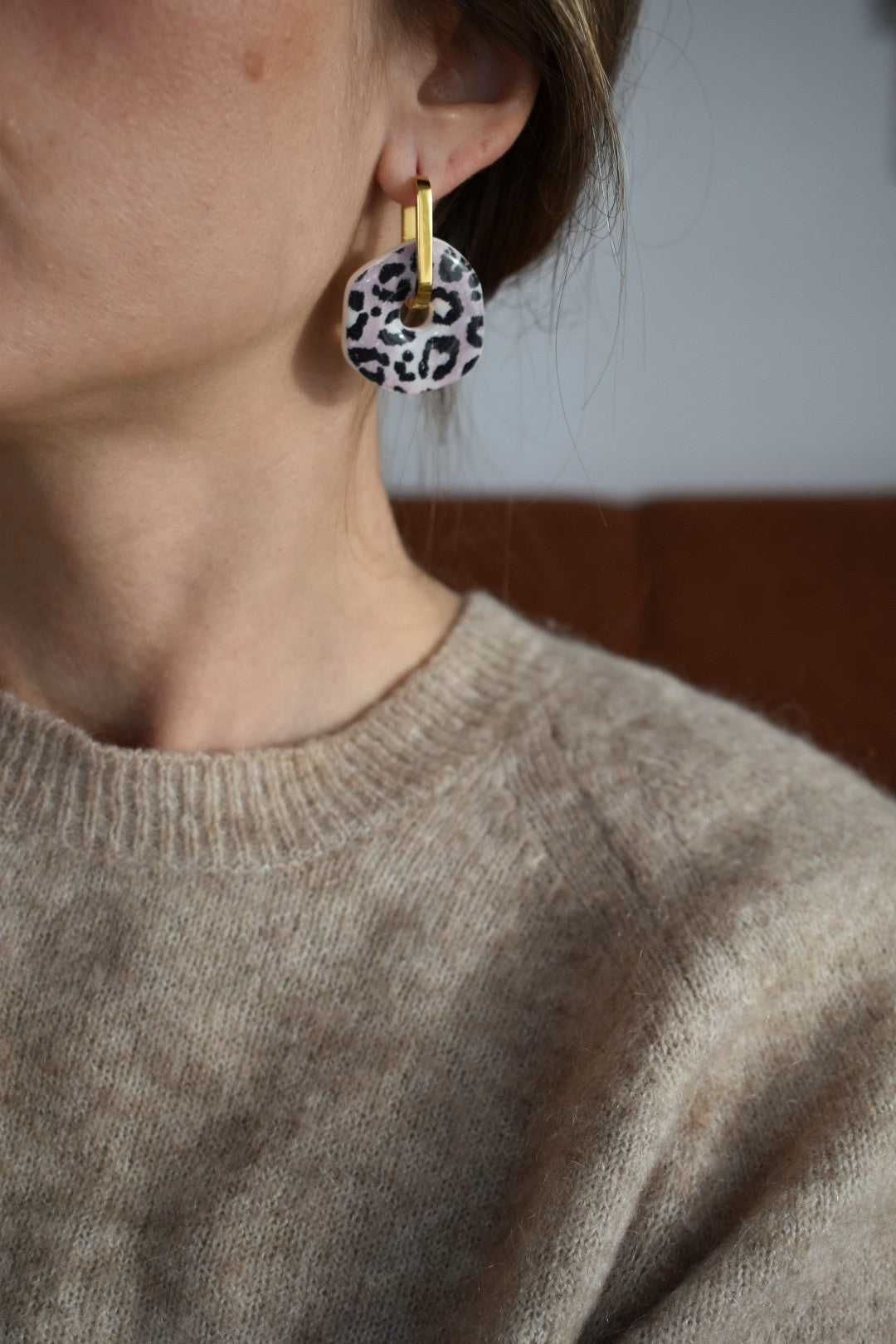 Pampilles organiques, motif léopard taupe